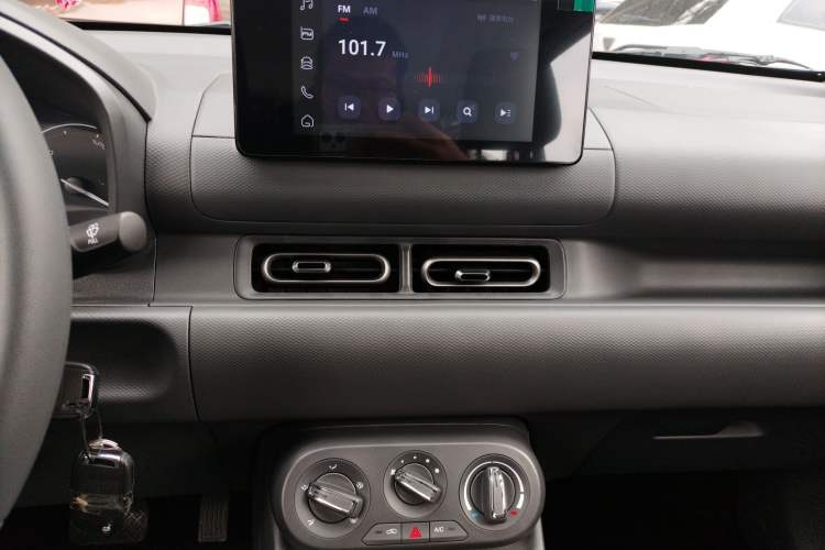 Used Wuling Hongguang New Energy 2025 Extended-Range Hybrid 50KM Comfort Version
