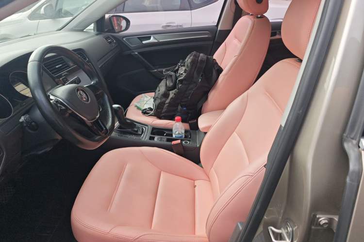 Used Volkswagen Golf 2016 1.6L Automatic Comfort Model
