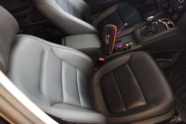 Used Volkswagen Sagitar 2017 230TSI Automatic Comfort Version
