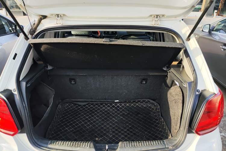 Used Volkswagen Polo 2014 1.4L Manual Fashion Edition
