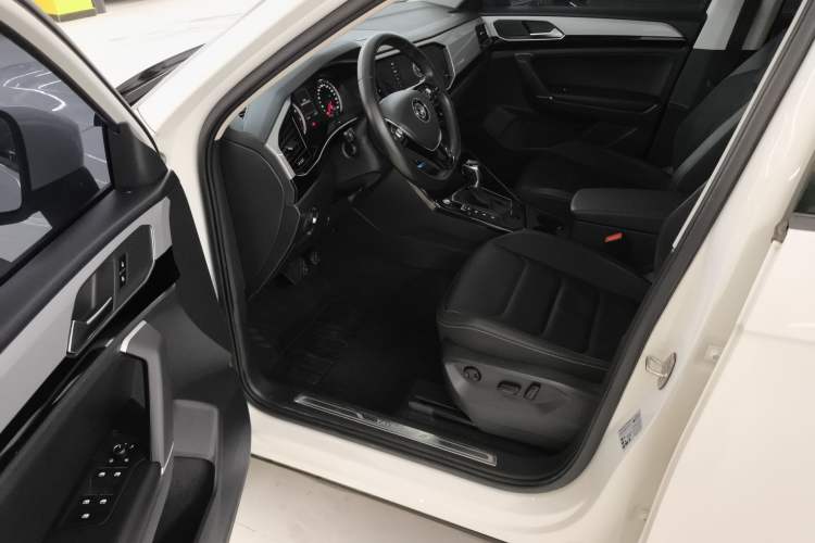 Used Volkswagen Tayron 2020 330TSI Two-Wheel Drive Luxury Smart Connectivity Version