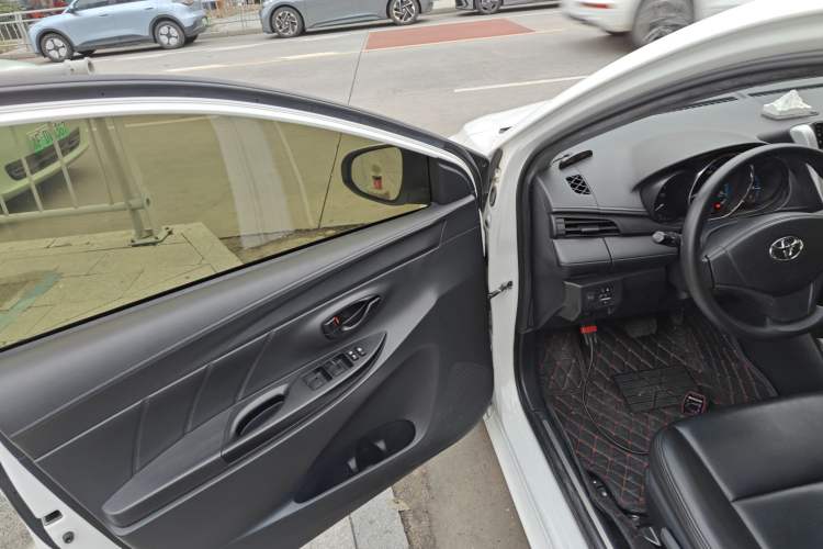 Used Toyota YARiS L 2019 1.5E CVT Dynamic Edition China VI compliant
