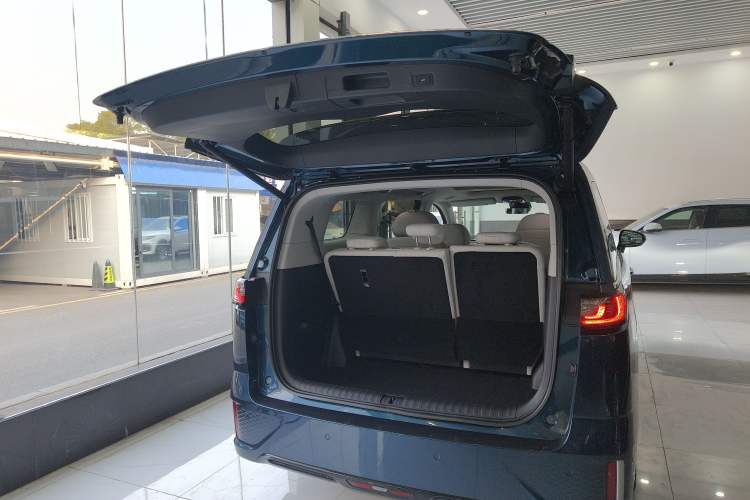 Used VOYAH Dream 2025 PHEV Four-Wheel-Drive Flagship Kunpeng Edition
