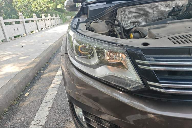 Used Volkswagen Tiguan 2015 2.0 TSI Automatic All-Wheel Drive Luxury Edition
