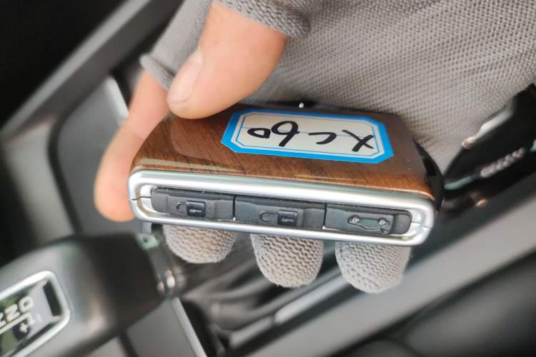 Used Volvo XC60 2019 T5 4x4 Smart Edition China VI Standard
