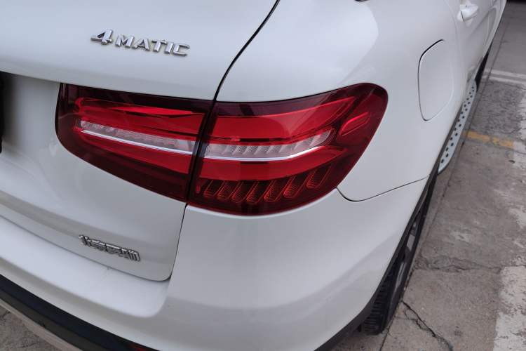 Used Mercedes-Benz GLC 2016 GLC 300 4MATIC Dynamic Model
