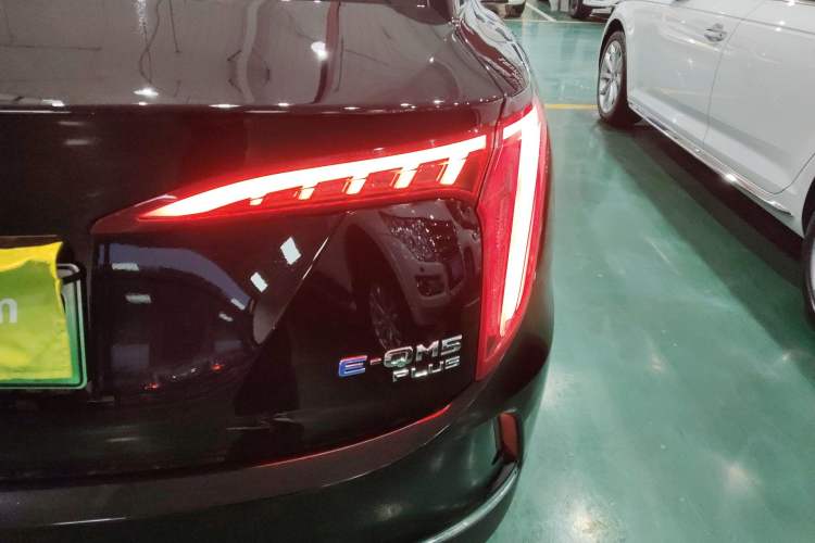 Used Hongqi E-QM5 2024 610 km PLUS
