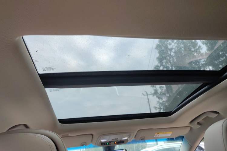 Used Cadillac XTS 2014 28T Comfort Version
