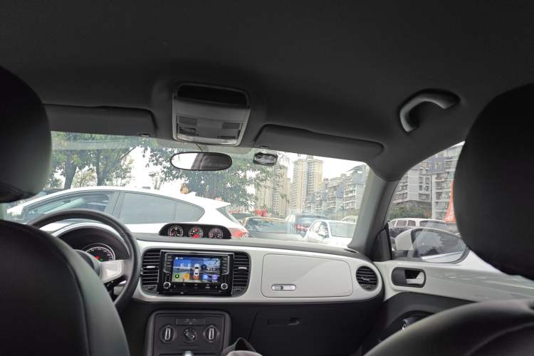 Used Volkswagen Beetle 2015 180TSI model
