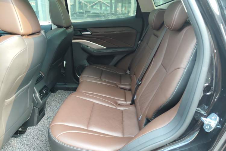 Used Wey VV6 2018 2.0T Two-Wheel Drive Flagship Version China V Standard
