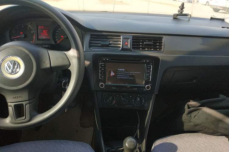 Used Volkswagen Santana 2015 1.4L Manual Fashion Edition
