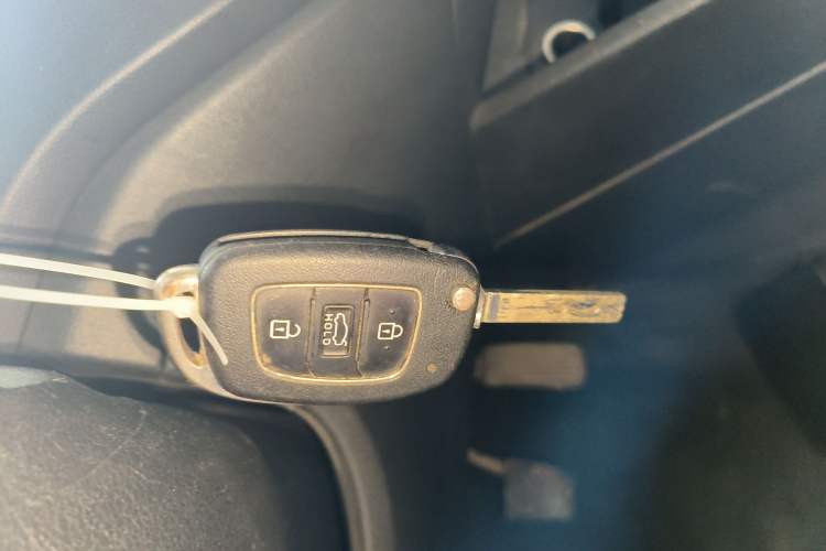 Used Hyundai Verna 2016 1.4L Manual Cool Edition GLS
