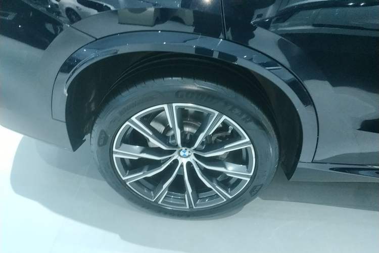 Used BMW X5 2022 Restyled xDrive 30Li Luxury Version M Sport Package
