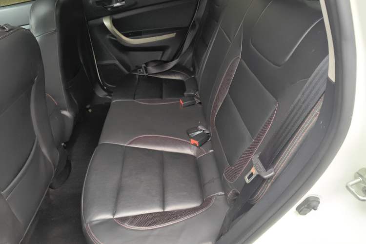 Used Changan CS35 2014 1.6L Automatic Luxury Model China IV Standard
