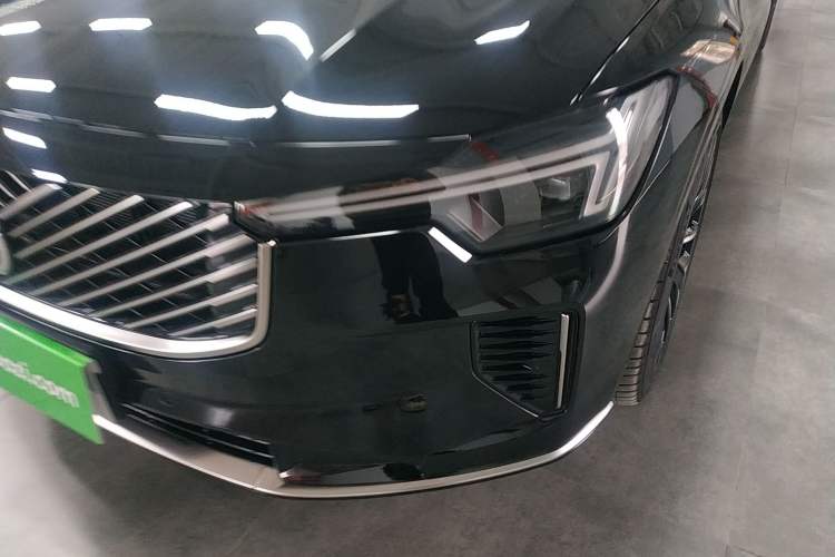 Used Volvo S90 New Energy 2026 Plug-in Hybrid Four-Wheel Drive Long-Range Zhiyi Luxury Edition
