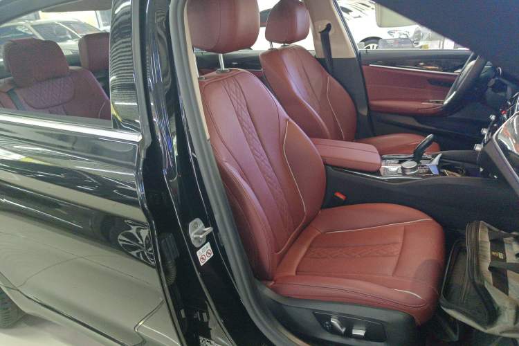 Used BMW 5 Series 2021 525Li Luxury Package
