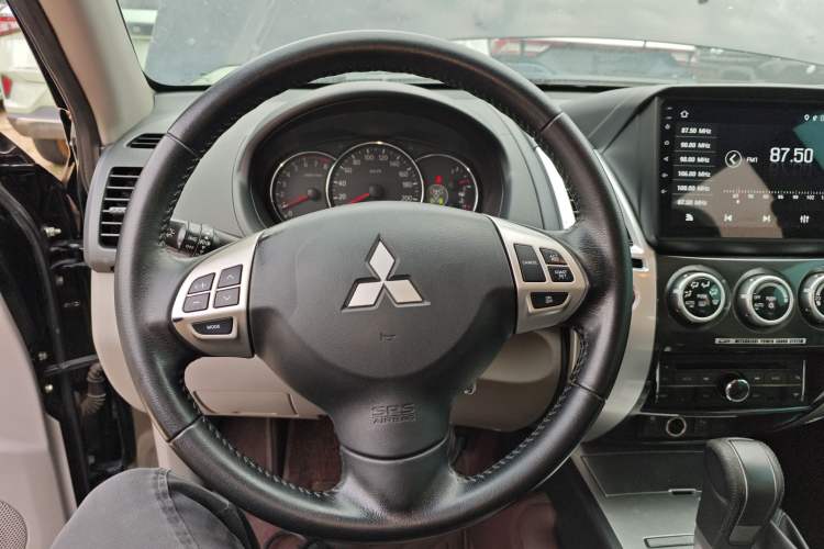 Used Mitsubishi Pajero Sport 2013 3.0L Automatic 4x4 Executive Edition
