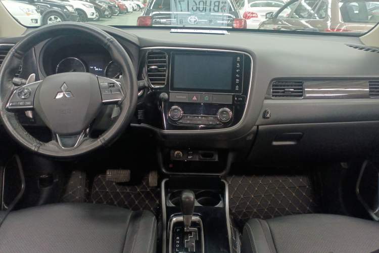 Used Mitsubishi Outlander 2018 2.4L 4x4 Elite Edition 5 Seats
