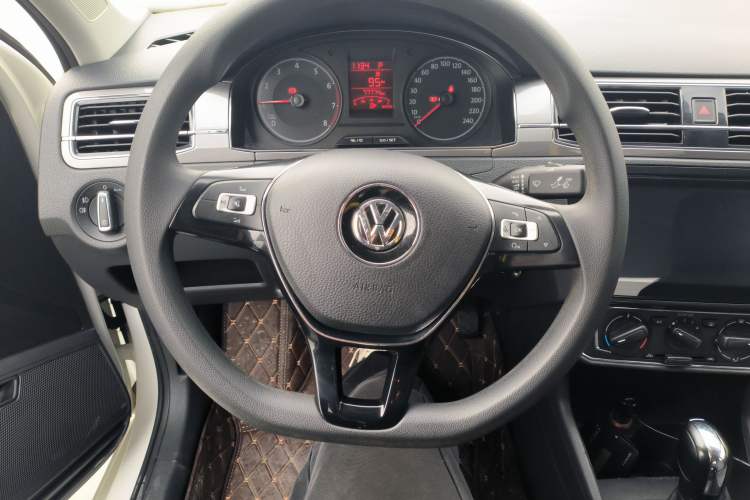 Used Volkswagen Santana 2016 1.6L Automatic Comfort Edition
