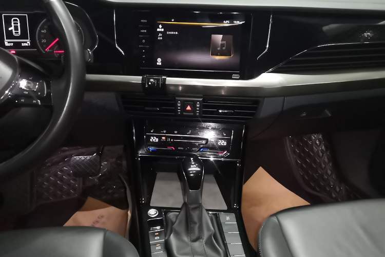 Used Volkswagen Passat 2020 Facelift 330TSI Elite Edition China VI Standard