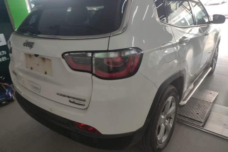 Used  Compass 2017 200T Automatic Enjoyment Version
