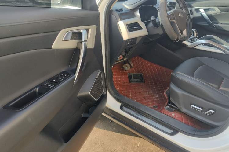 Used Geely Auto Emgrand X7 Sport 2020 1.8TD DCT Two-Wheel Drive Smart Connect 4G-Enabled Version
