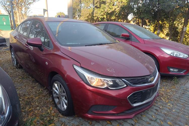 Used Chevrolet Cruze 2018 320 Automatic Pioneer Sunroof Edition
