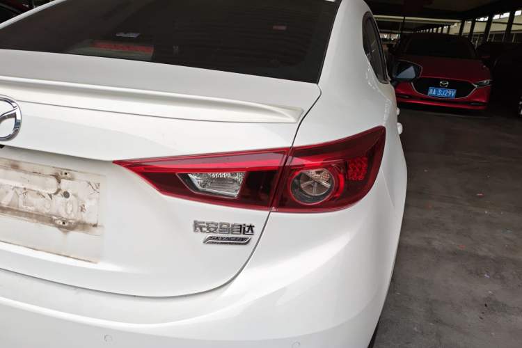 Used Mazda Mazda 3 Axela 2017 Sedan 1.5L Automatic Luxury Model Emission Standard China V
