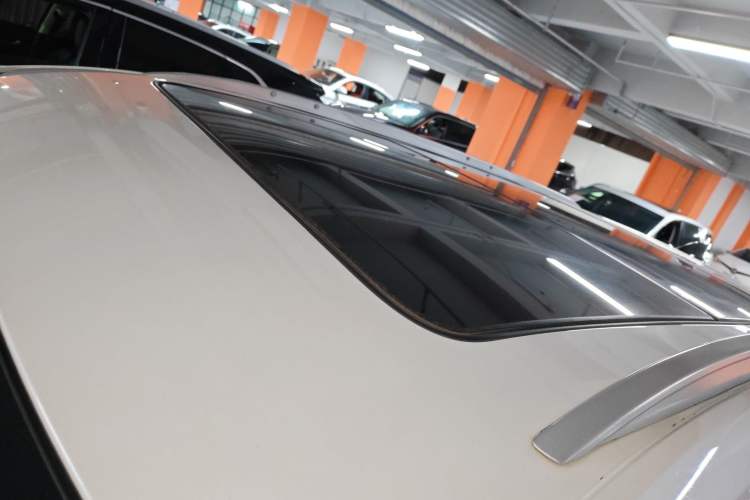 Used Cadillac XT5 2018 28E Four-Wheel Drive Tech Version