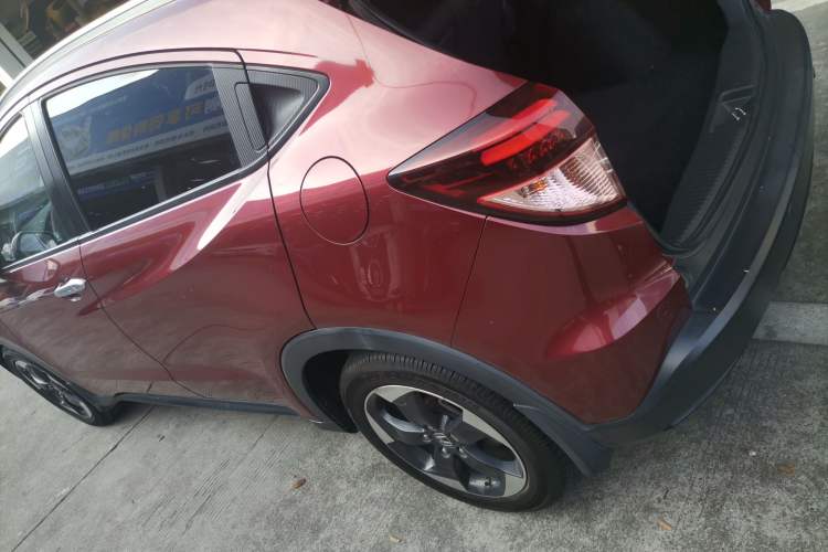 Used Honda Vezel 2015 1.8L CVT 2WD Luxury Model
