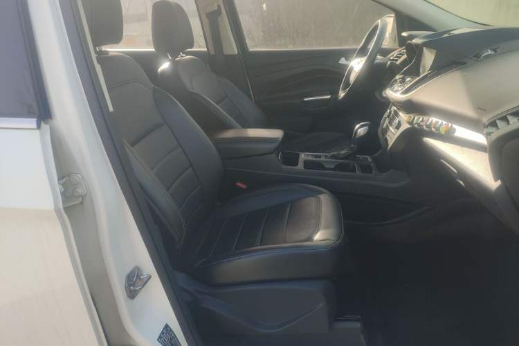 Used Ford Kuga 2018 EcoBoost 180 Two-Wheel-Drive Platinum Edition
