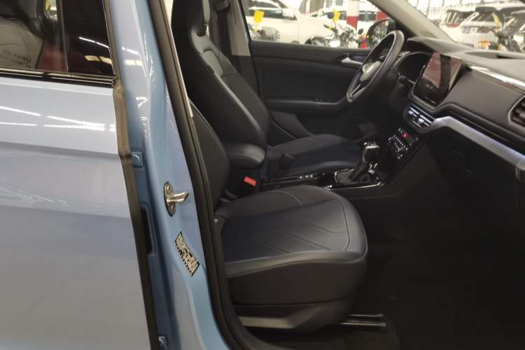 Used Volkswagen Tharu 2025 NewRui 300TSI Prestige Edition
