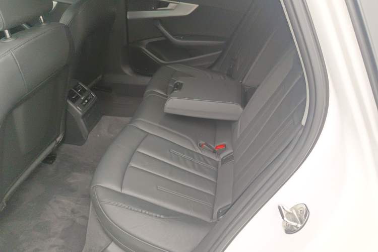 Used Audi A4L 2018 30th Anniversary Edition 45 TFSI quattro Individual Sport Edition
