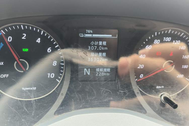 Used Wuling Yangguang 2024 300KM Comfort Version Passenger Van 75kW
