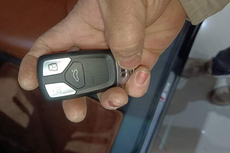 Used Audi Q7 2018 40 TFSI Comfort Model
