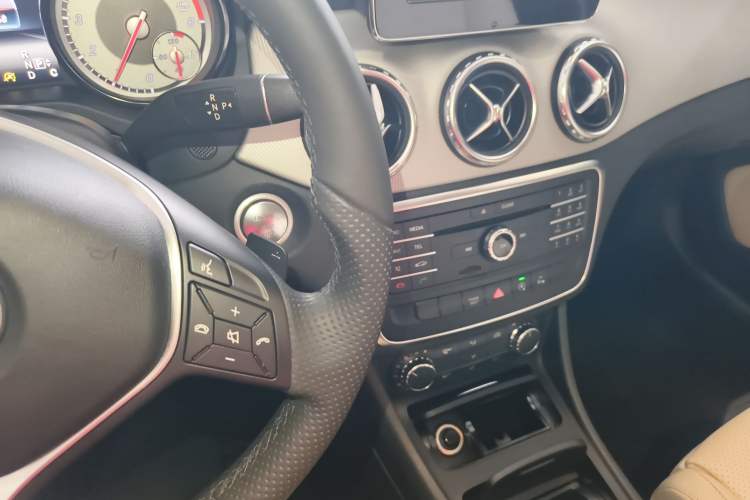 Used Mercedes-Benz GLA 2016 GLA 200 Fashion Model