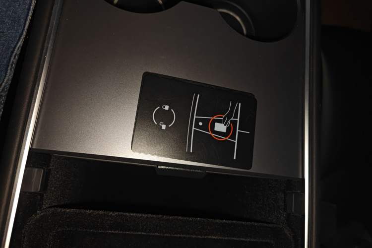 Used Tesla Model Y 2023 Rear-Wheel-Drive Version
