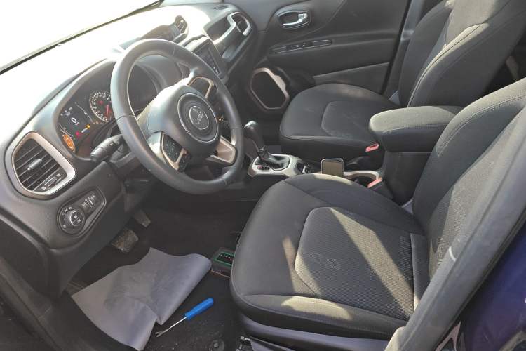 Used  Renegade 2018 Connected Large Screen Version 180T Automatic High-Energy Edition