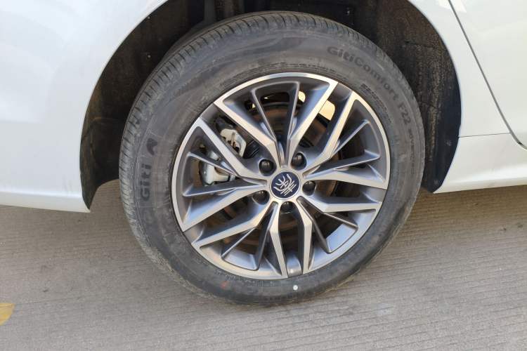 Used BYD Qin PLUS 2024 HONOR Edition DM-i 120KM Excellence Model
