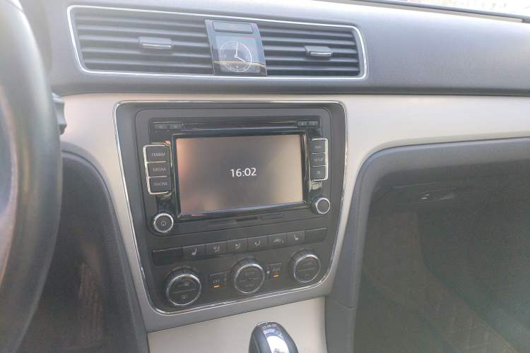 Used Volkswagen Passat 2014 1.8TSI DSG Prestige Navigation Edition
