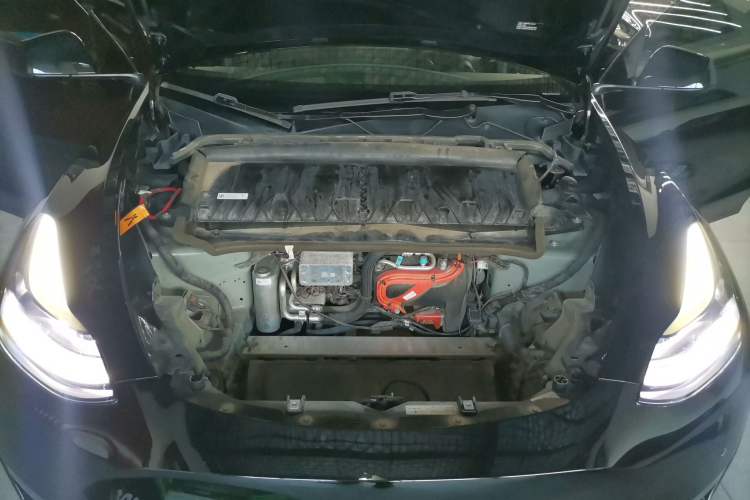 Used Tesla Model Y 2021 Long-Range All-Wheel-Drive Version
