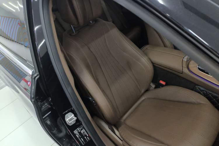 Used Mercedes-Benz E-Class 2023 Updated E 300 L Fashion Edition
