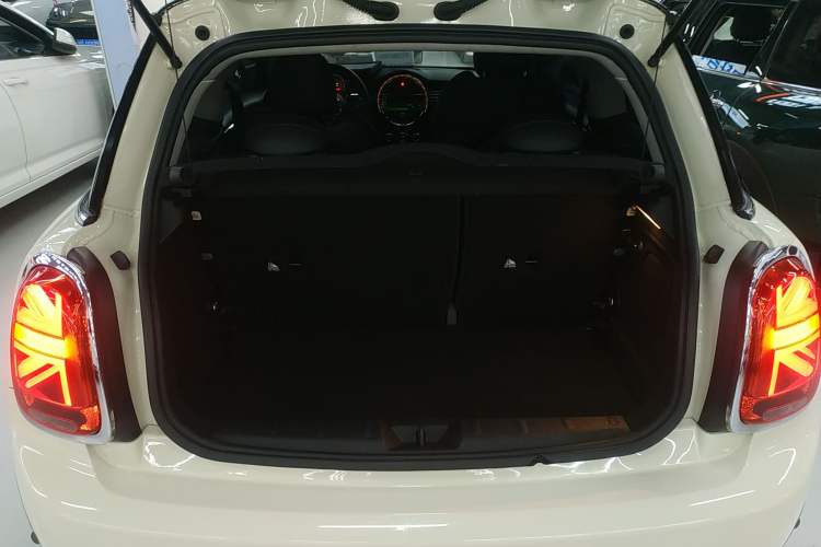 Used  MINI 2018 1.5T COOPER Artist
