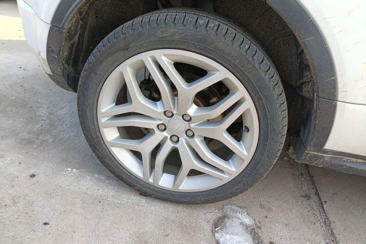 Used Land Rover Range Rover Evoque 2018 240 PS HSE DYNAMIC All-Wheel Drive Edition
