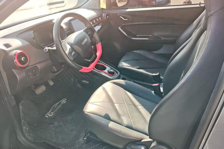 Used Chery Little Ant 2022 Revised Version Sweet Pink Edition Half-Sugar Version Lithium Iron Phosphate 30.7 kWh 30 kW 301 km