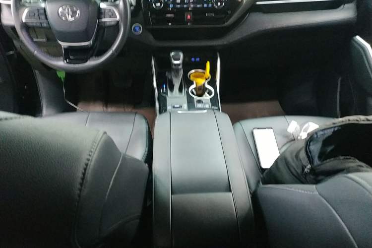 Used Toyota Highlander 2022 Dual-Engine 2.5L Four-Wheel Drive Prestige Version 7 Seats
