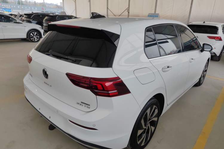 Used Volkswagen Golf 2025 Facelifted 300TSI Pro
