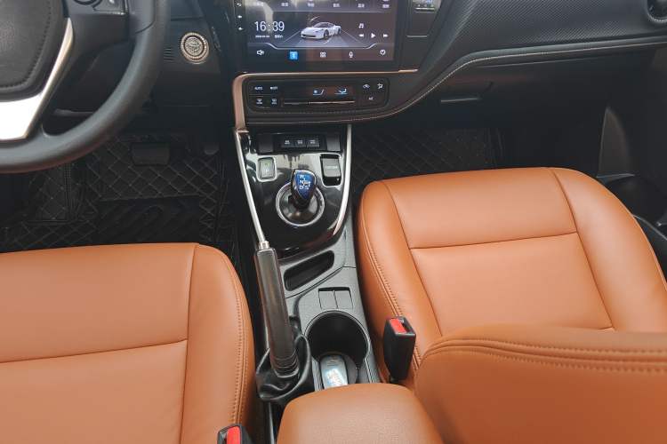 Used Toyota Levin 2017 Revised Dual-Engine 1.8H GS E-CVT Elite Sunroof Version China V Standard