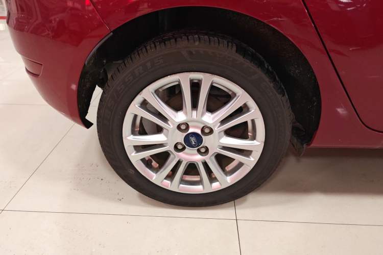 Used Ford Fiesta 2013 Hatchback 1.5L Automatic Fashion Edition
