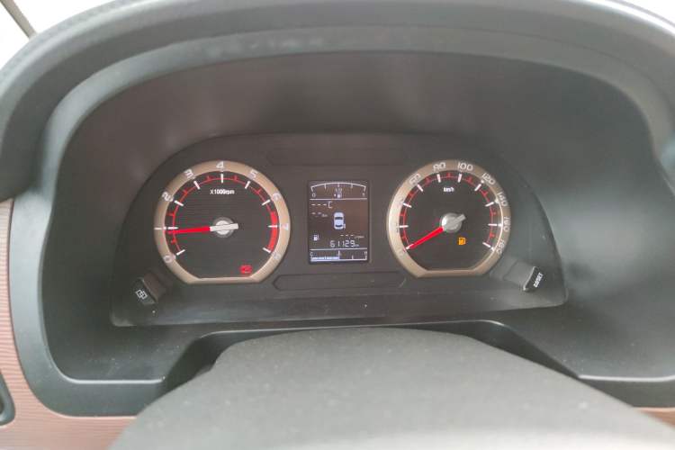 Used FORTHING Lingzhi 2019 Facelifted M5L 1.6L 7-Seater Base Model China VI Standard